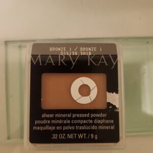 NIP Mary Kay Bronze Sheer Mineral Pressed Powder .32oz